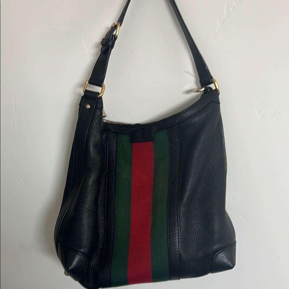Black Leather Gucci Shoulder Bag with Red and Green Stripe